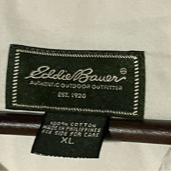 Men's Eddie Bauer Cream Short Sleeve Button Down Shirt - Picture 7 of 7